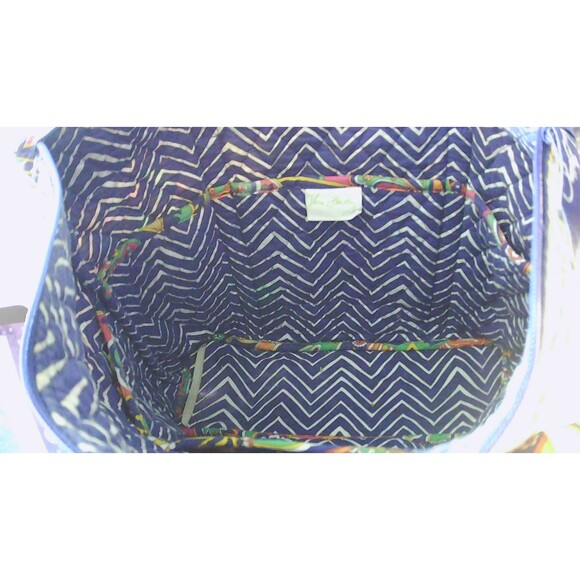 VERA BRADLEY "GET CARRIED AWAY TOTE" Petal Paisley RETIRED - Picture 7 of 10